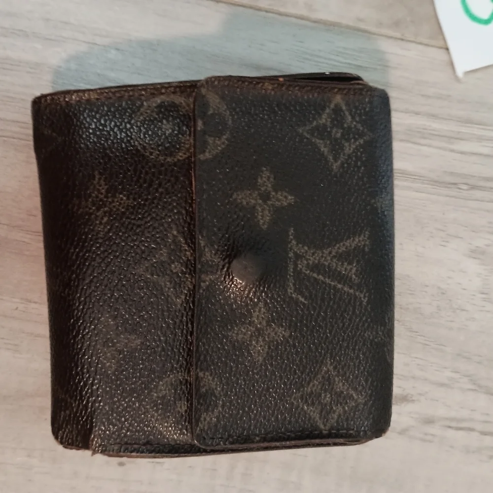 Authentic Louis Vuitton Monogram Elise Wallet